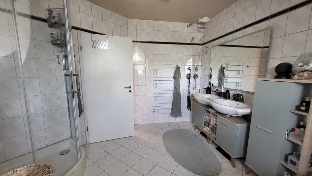 moderne DHH mit Einliegerwohnung im 