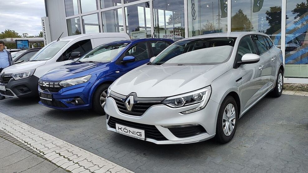 Renault Megane 56.812 km 10.899 € Massen 03238
