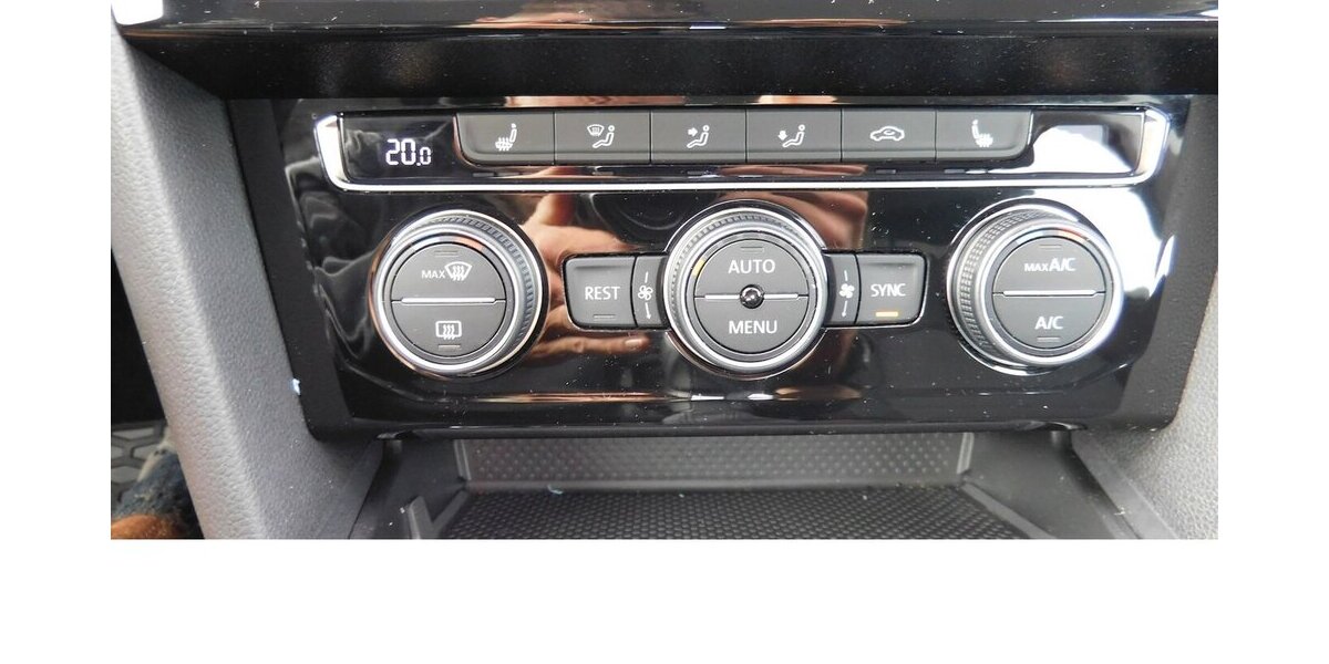 VW Passat 2.0 Bussiness BMT TDI Standhei.Navi Klima 36.500 km 23.990 &euro; Vordorf 38533