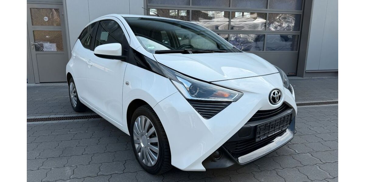 Toyota Aygo (X) 57.350 km 8.490 &euro; Kiel 24109