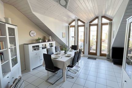 *PROVISIONSFREI* SONNIGE 4,5 ZIMMER DG-WOHNUNG IN RUHIGER LAGE 4.5 zimmer