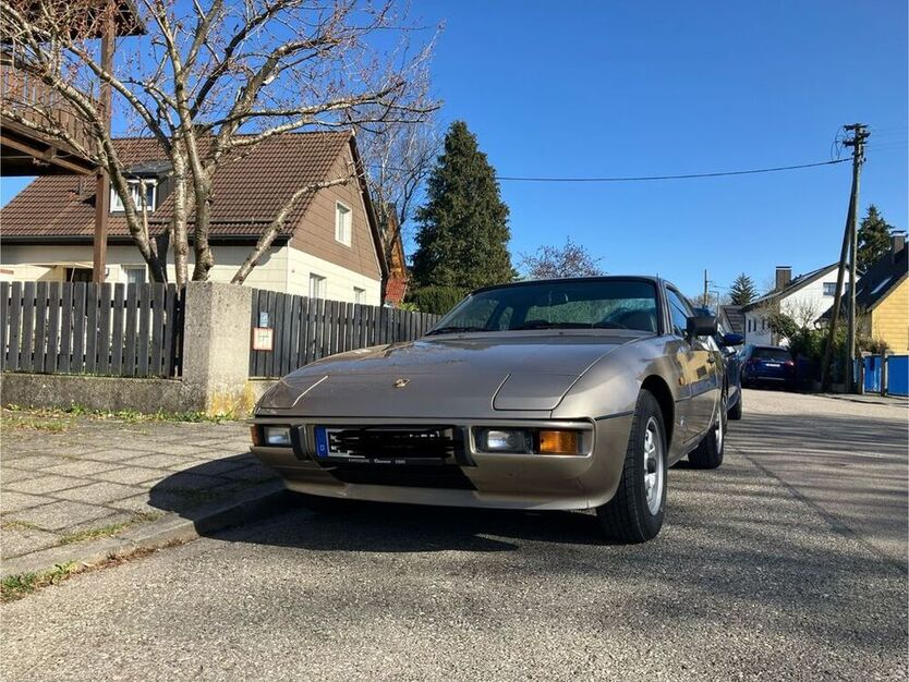 924