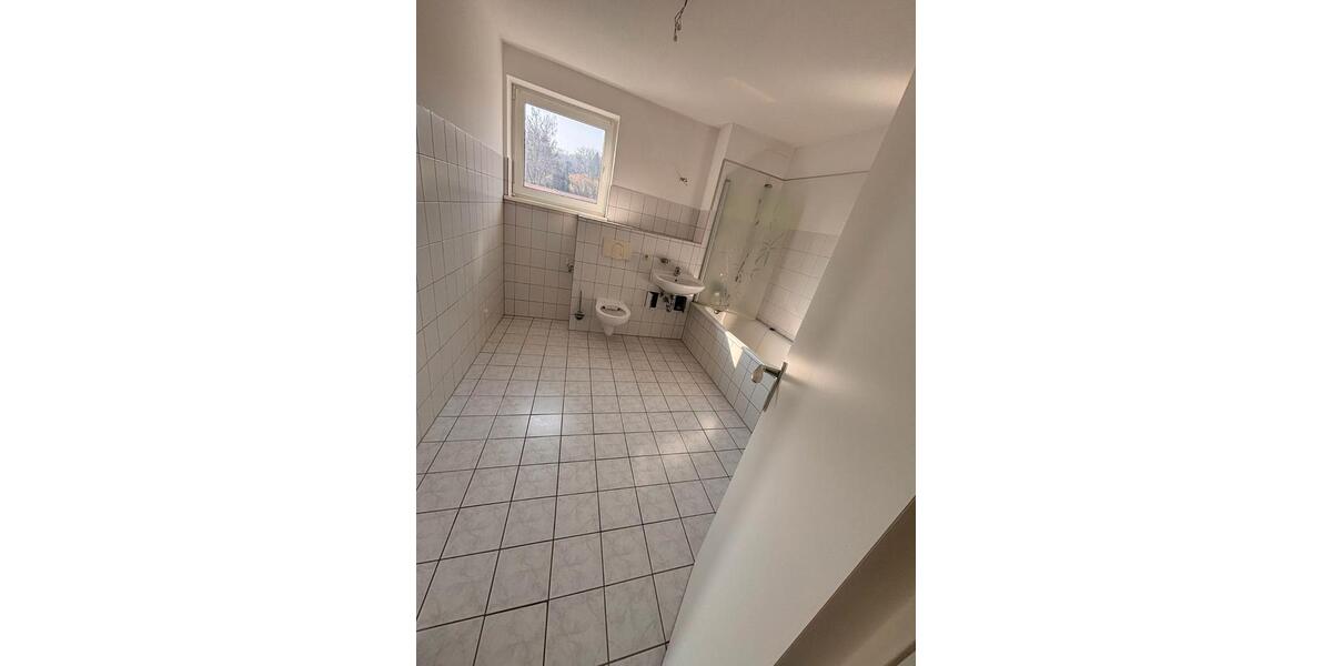 Etagenwohnung Sondershausen - 3 Zimmer, 76 m&sup2;, 352&euro; | Angebot:26085938