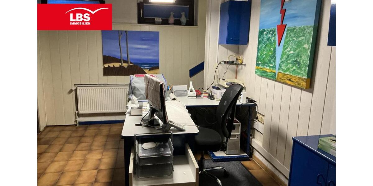 Zahnarztpraxis mit großzügiger Fläche zimmer