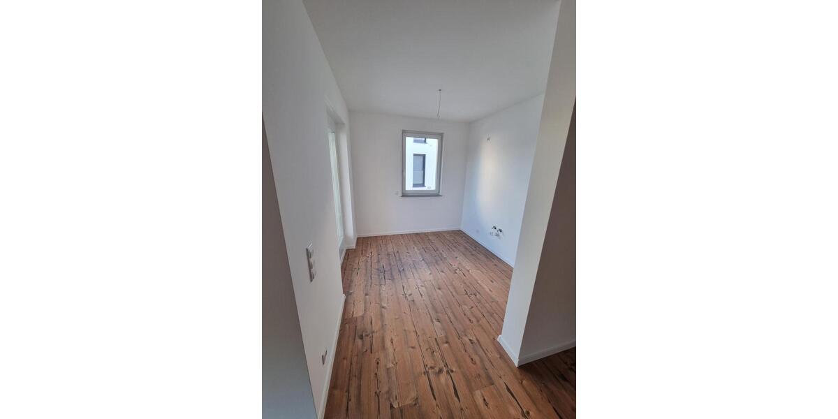 Etagenwohnung Kenn - 3 Zimmer, 95 m&sup2;, 1.100&euro; | Angebot:26462262
