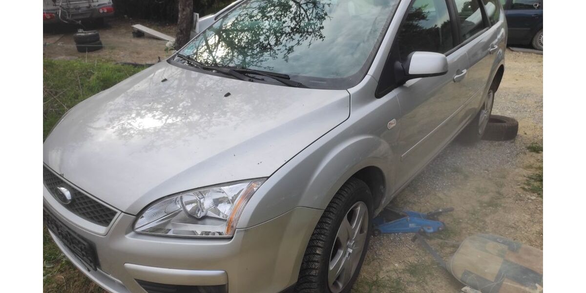 Ford Focus 122.920 km 2.399 &euro; ENGEN /Hegau /Bodensee 78234