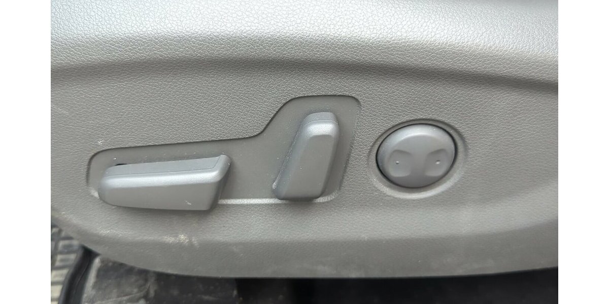 Kia Sportage Platinum Edition 2.0 CRDi 4WD *Standh.* 134.000 km 13.880 &euro; Bad Tölz 83646