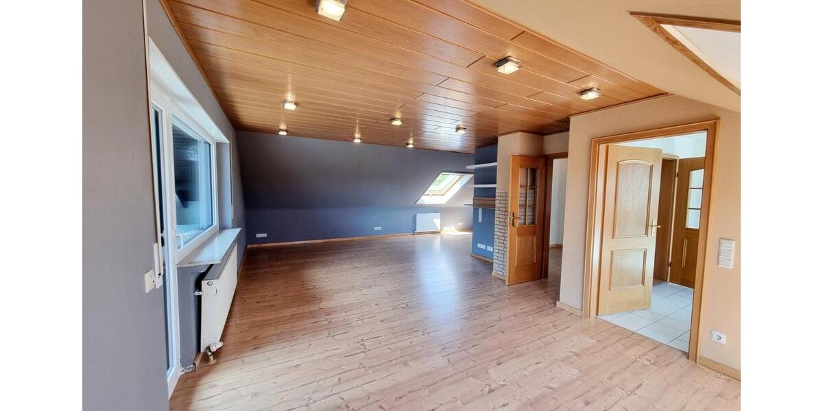 Dachgeschoßwohnung Bretten - 2.5 Zimmer, 120 m&sup2;, 725&euro; | Angebot:24817753