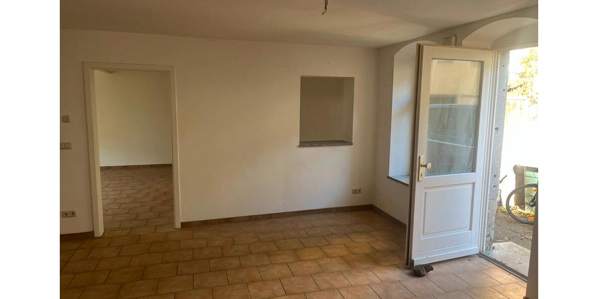 Erdgeschoßwohnung Pirna - 2 Zimmer, 105 m&sup2;, 600&euro; | Angebot:26279418