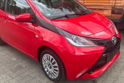 Toyota Aygo (X) 93.030 km 4.999 &euro; Berlin 12351