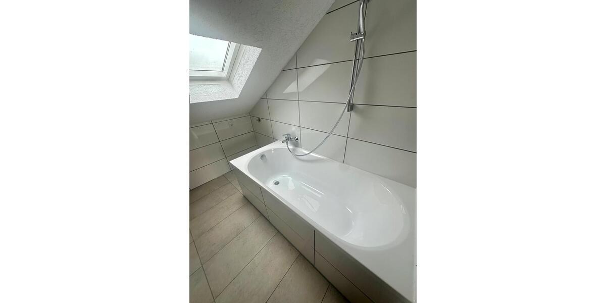 Dachgeschoßwohnung Neuenstadt am Kocher - 3 Zimmer, 84 m&sup2;, 900&euro; | Angebot:26039748