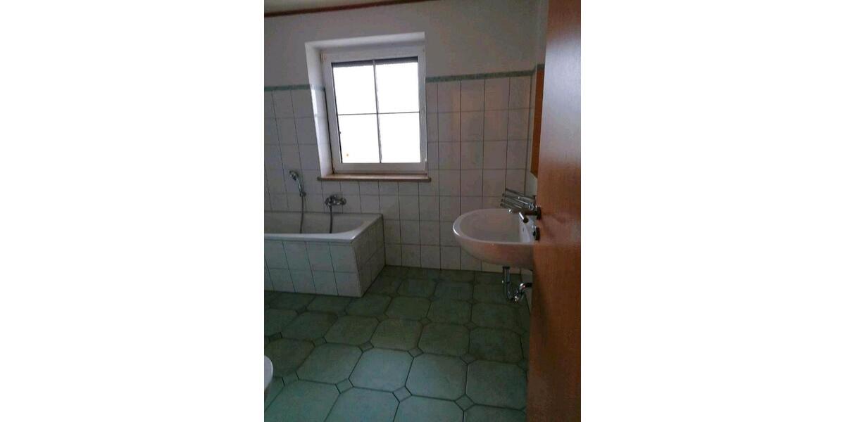 Etagenwohnung Ramerberg - 4 Zimmer, 140 m&sup2;, 1.200&euro; | Angebot:26662922