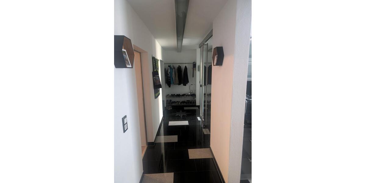Etagenwohnung Neutraubling - 4 Zimmer, 97 m&sup2;, 430.000&euro; | Angebot:27296996