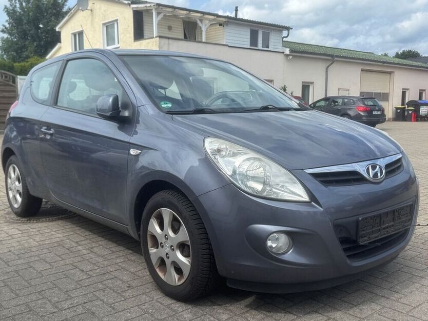 i20
