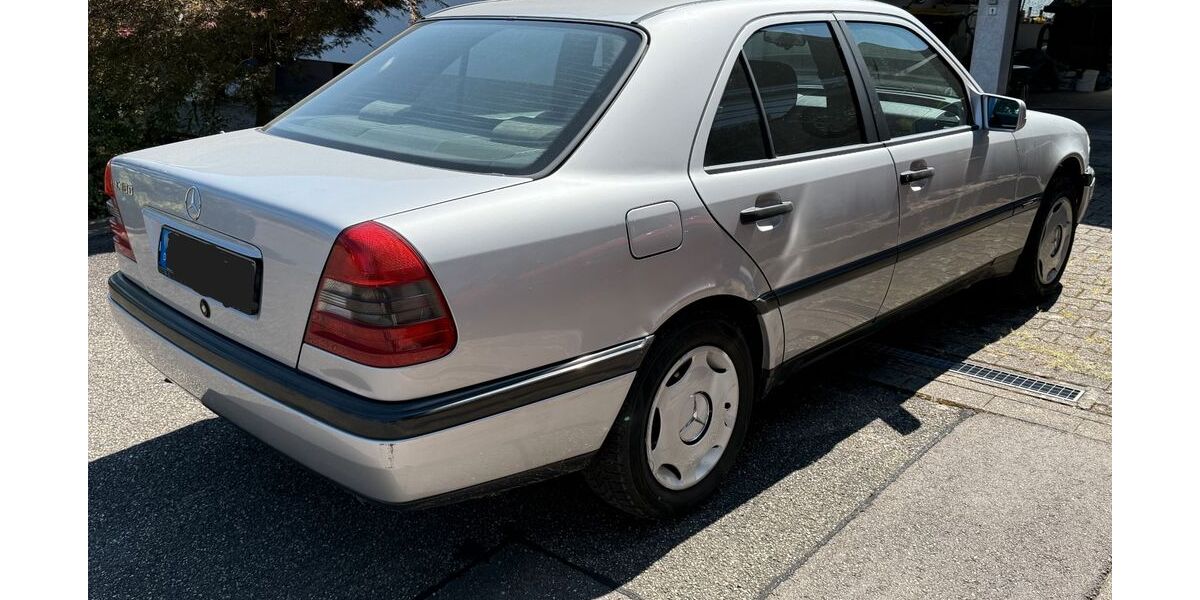 Mercedes-Benz C 180 158.300 km 3.150 &euro; Rheinmünster 77836