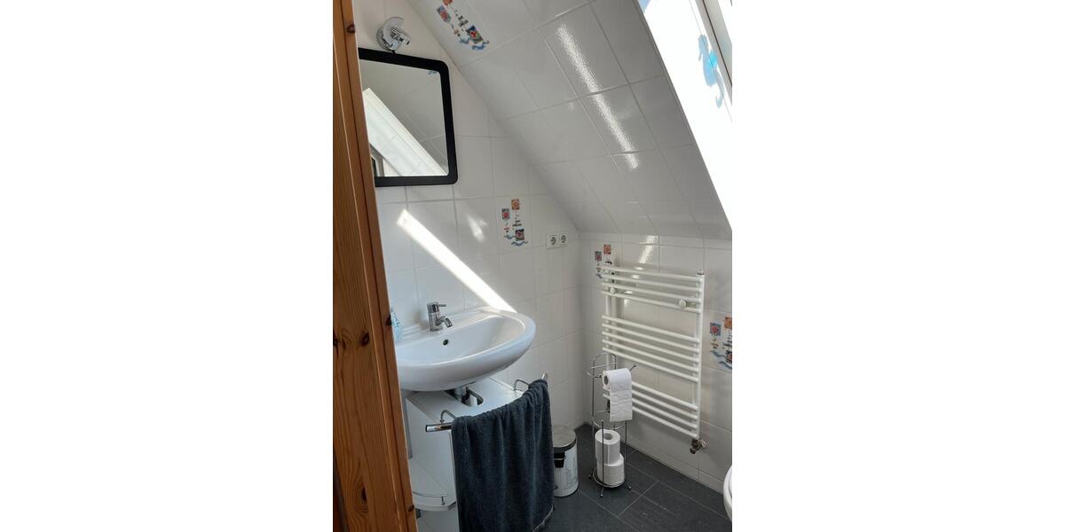 Dachgeschoßwohnung Lübeck Sankt Lorenz Nord - 1 Zimmer, 25 m&sup2;, 600&euro; | Angebot:26402969