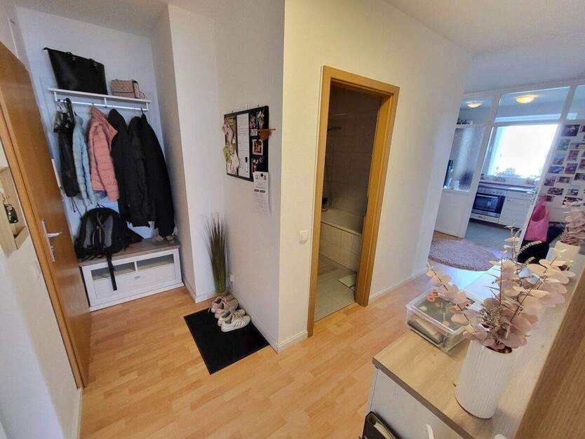 Moderne 2 Zimmer-Wohnung mit Loggia und PKW-Stellplatz in 23560 Lübeck, Moislinger Mühlenweg 2 zimmer