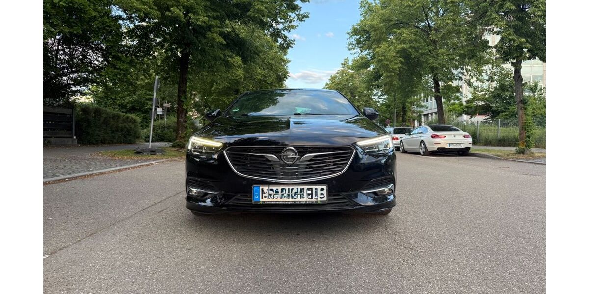 Opel Insignia 151.200 km 15.299 &euro; München 81375