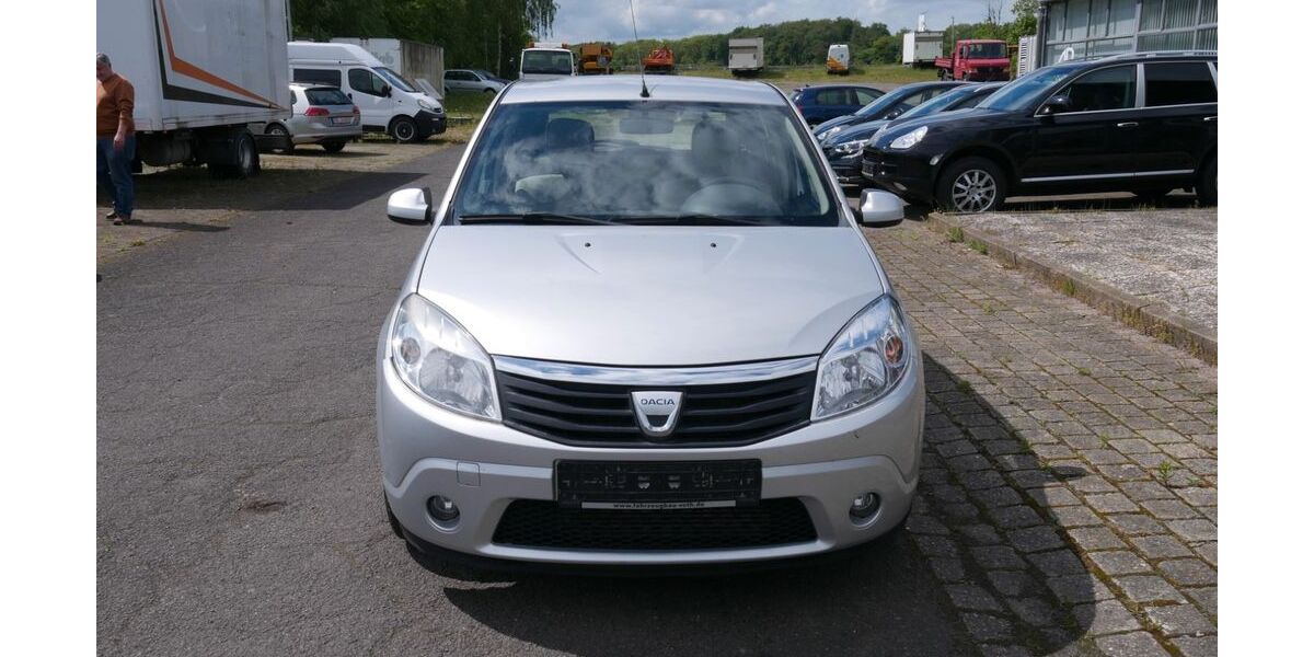 Dacia Sandero 198.000 km 1.899 &euro; Braunschweig 38122