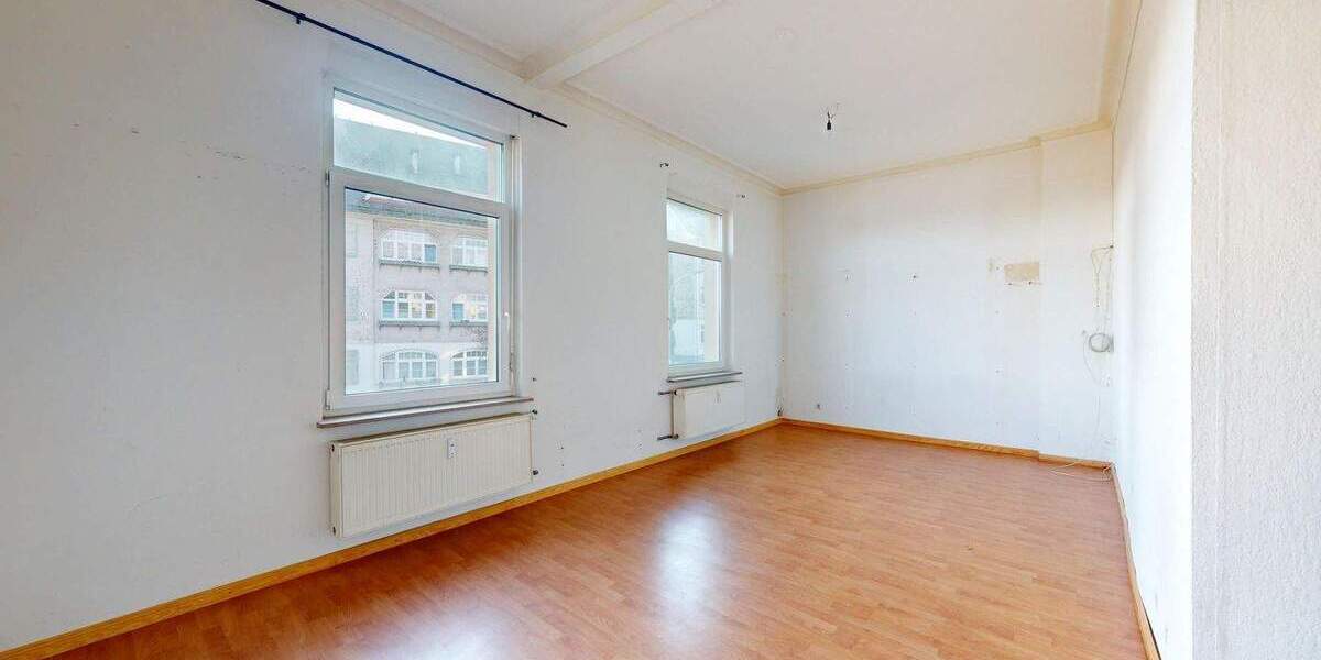 Wohn- und Geschäftshaus mit Gewerbe im EG und zwei großzügigen Wohnungen in Bahnhofsnähe zimmer