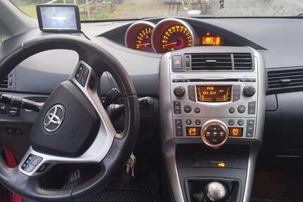 Toyota Verso 196.307 km 5.000 &euro; Saarbrücken, Landeshauptstadt 66121