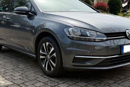 VW Golf 97.000 km 14.700 &euro; Müllheim 79379