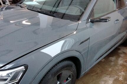 Audi Q8 e-tron 12.284 km 56.950 &euro; Hamburg 22047