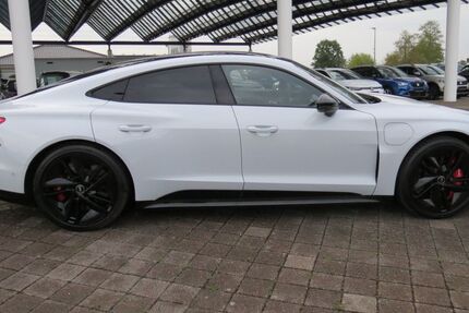 Audi RS e-tron GT 4.053 km 86.900 &euro; Sasbach 77880