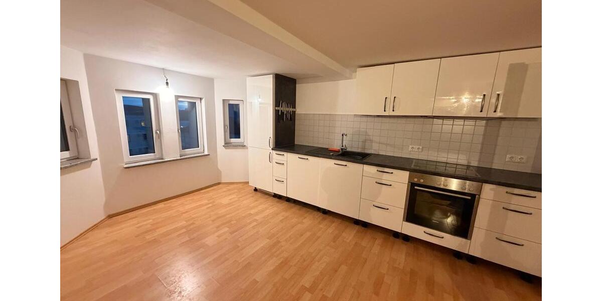 Dachgeschoßwohnung Tirschenreuth - 2 Zimmer, 65 m&sup2;, 490&euro; | Angebot:25366161