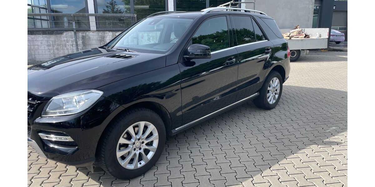 Mercedes-Benz ML 250 199.900 km 12.950 &euro; Herzogenrath 52134