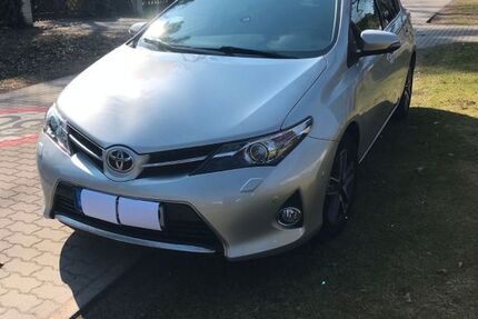 Toyota Auris 81.030 km 9.950 &euro; Schulzendorf 15732