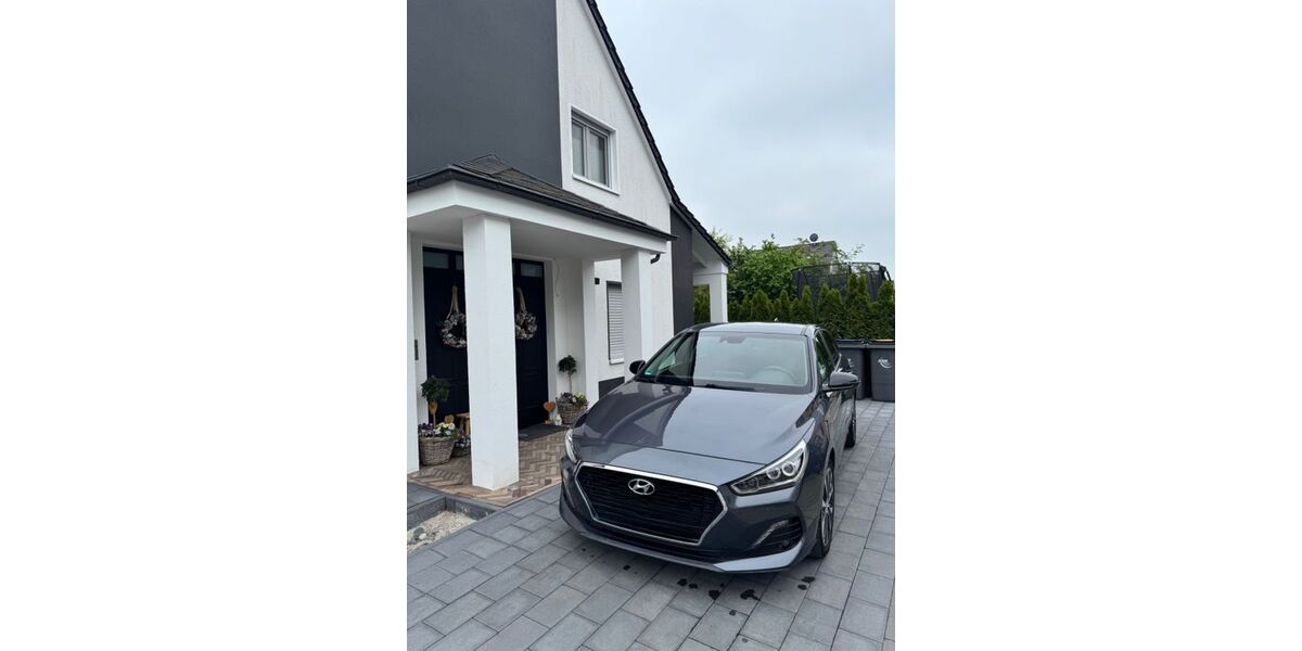Hyundai i30 28.085 km 19.200 &euro; Hamm 59067