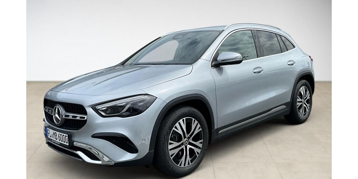 Mercedes-Benz GLA 180 4.800 km 49.880 &euro; Flensburg 24941