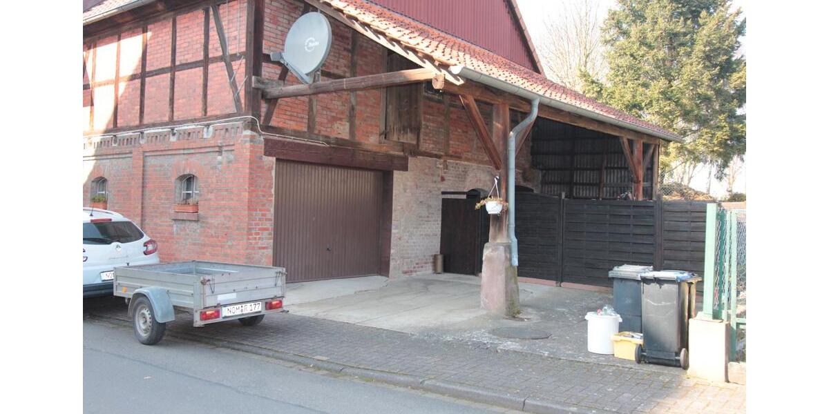 Einfamilienhaus Dassel - 6 Zimmer, 180 m&sup2;, 165.000&euro; | Angebot:26169321