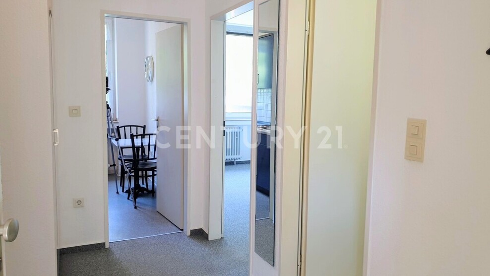 Uninähe! Helle Etagenwohnung mit großzügigem Balkon 1 zimmer