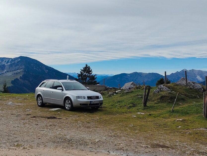 Audi A4 203.550 km 1.690 € Haag 83527
