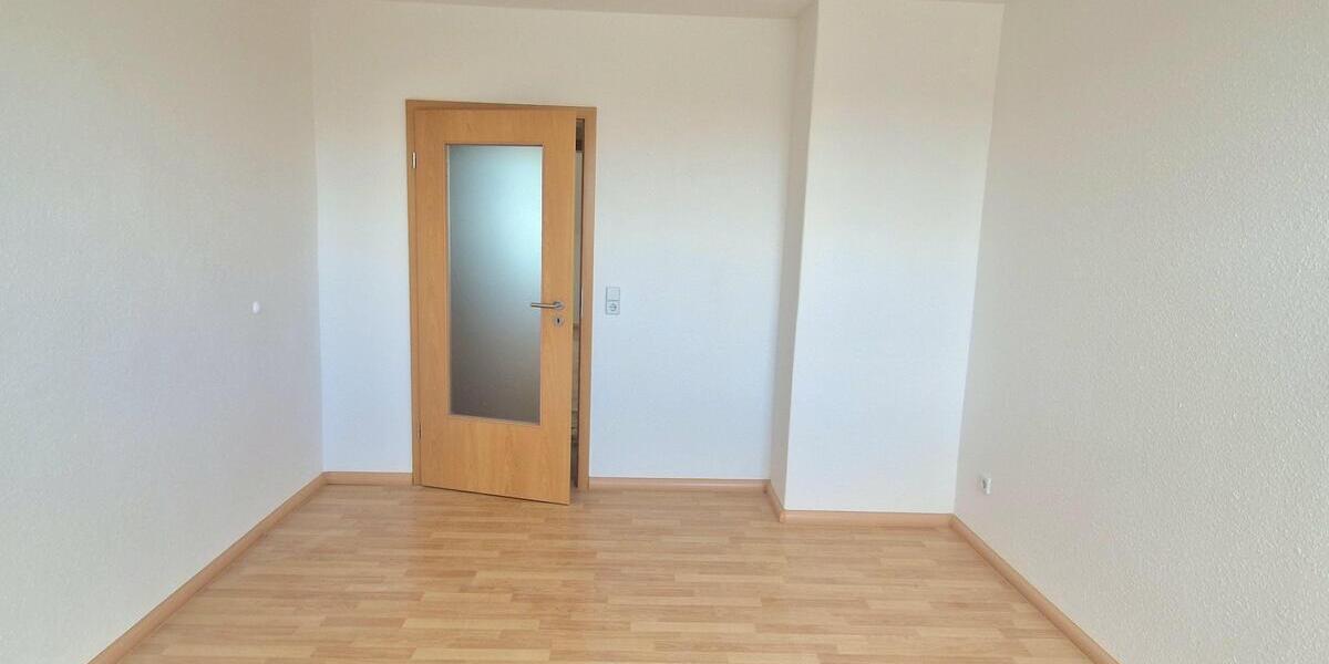 2 MONATE KALTMIETFREI! - gemütliche 3-Zimmer-Dachgeschoßwohnung-nahe Sachsenallee 3 zimmer