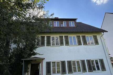Haus zum Kaufen in Stuttgart 1.050.000 € 225 m² 7 zimmer