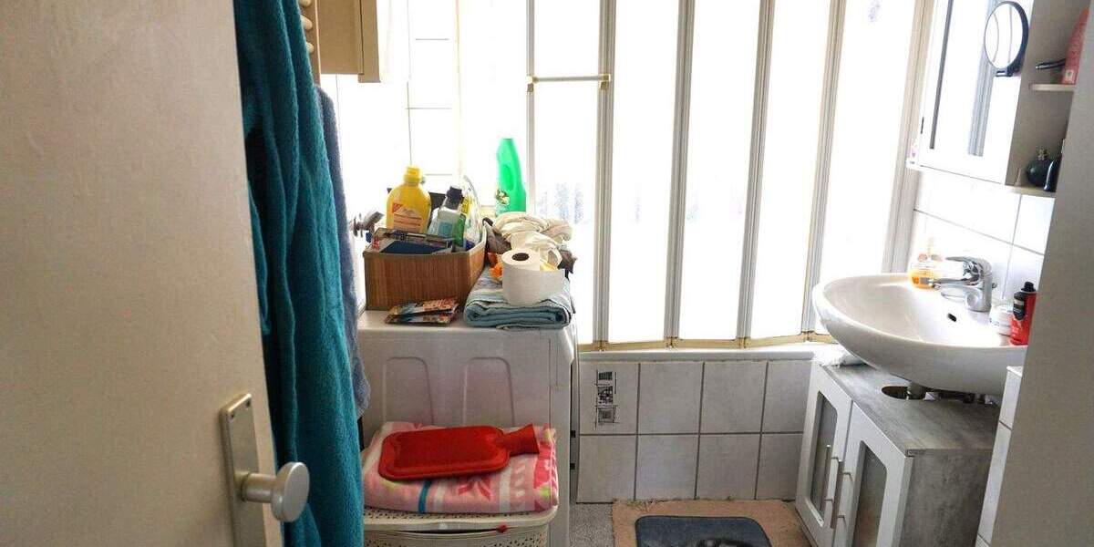 ***Wohnung mit Balkon in Bad Arolsen zu verkaufen*** 3 zimmer