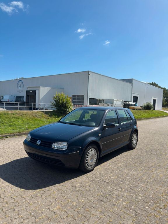 VW Golf 86.701 km 4.800 € Neumünster 24539