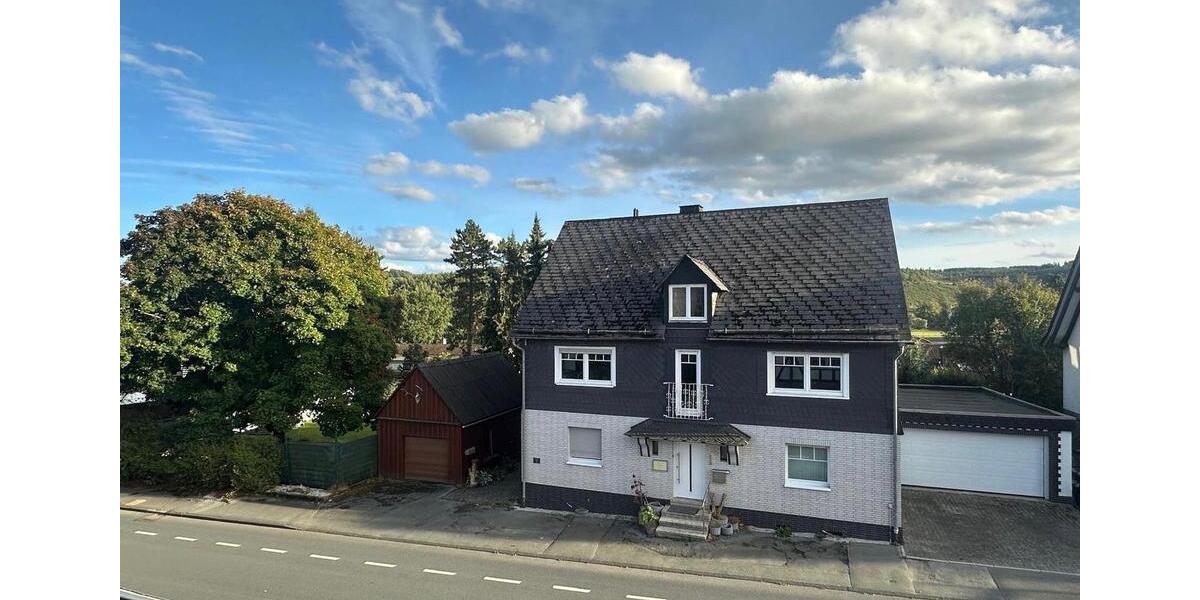 Großzügige 4-Zimmer Wohnung mit 120qm im Herzen von Berghausen 4.5 zimmer