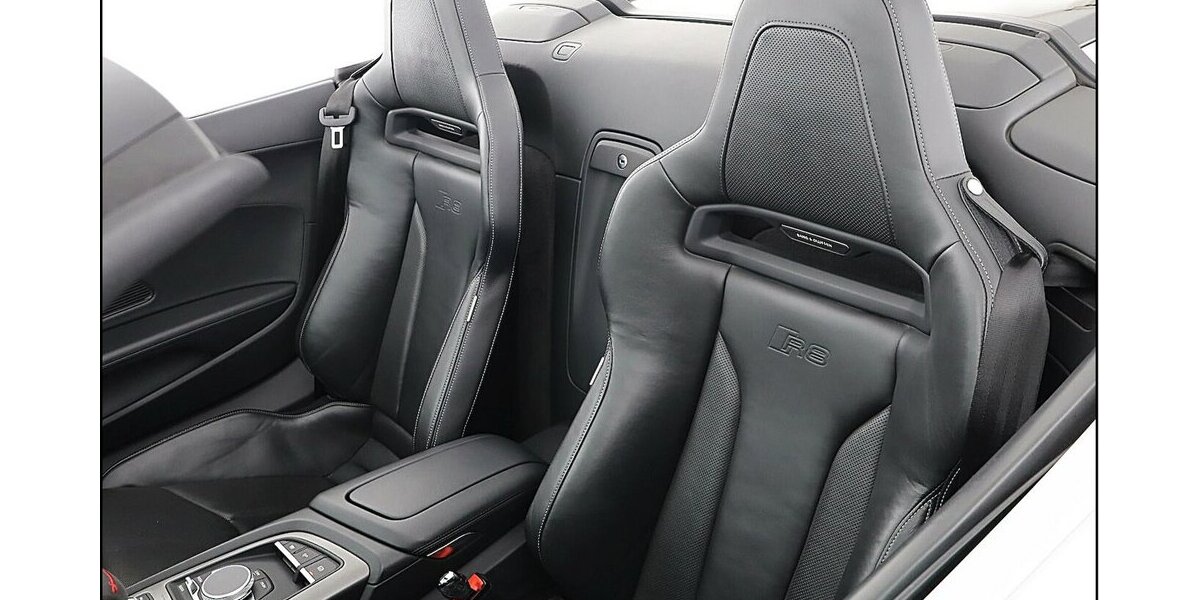 Audi R8 5.2 FSI quattro Spyder 36.100 km 119.990 &euro; Stade 21682