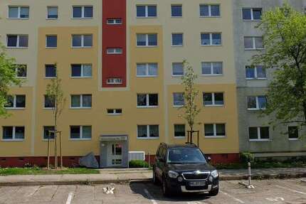 Wohnung Neubrandenburg Datzeberg - 3 Zimmer, 69 m&sup2;, 300&euro; | Angebot:27071150