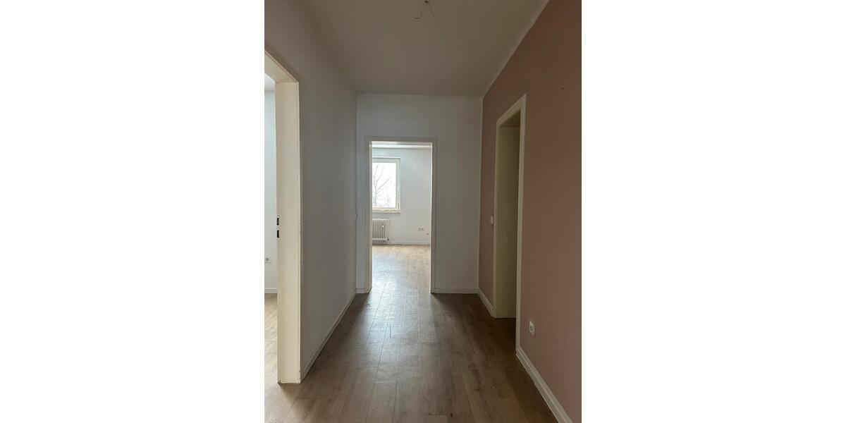 Etagenwohnung Remscheid Lüttringhausen - 4 Zimmer, 94 m&sup2;, 651&euro; | Angebot:24472517