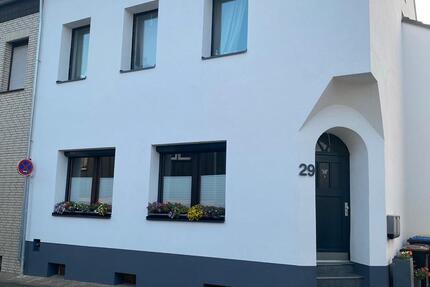 Renovierte Wohnung in Nörvenich, Terrasse, Garage, Stellpl, Kelle 5 zimmer