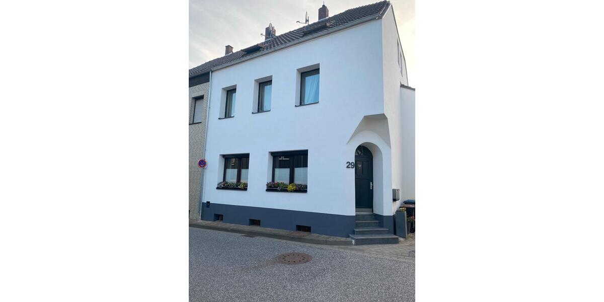 Renovierte Wohnung in Nörvenich, Terrasse, Garage, Stellpl, Kelle 5 zimmer
