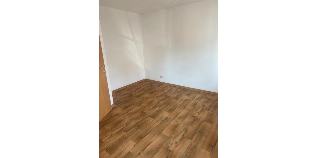 Erdgeschoßwohnung Elxleben - 3 Zimmer, 72 m&sup2;, 850&euro; | Angebot:25325663