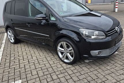 VW Touran 181.901 km 6.150 &euro; Kreuztal 57223
