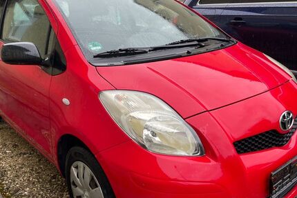 Toyota Yaris 89.000 km 1.990 &euro; Ichenhausen-Hochwang 89335