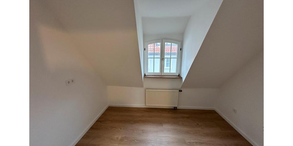 Dachgeschoßwohnung Ilshofen - 2.5 Zimmer, 72 m&sup2;, 790&euro; | Angebot:26014524
